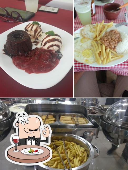 Platos en Dia a Dia Grill (Restaurante Piscina)