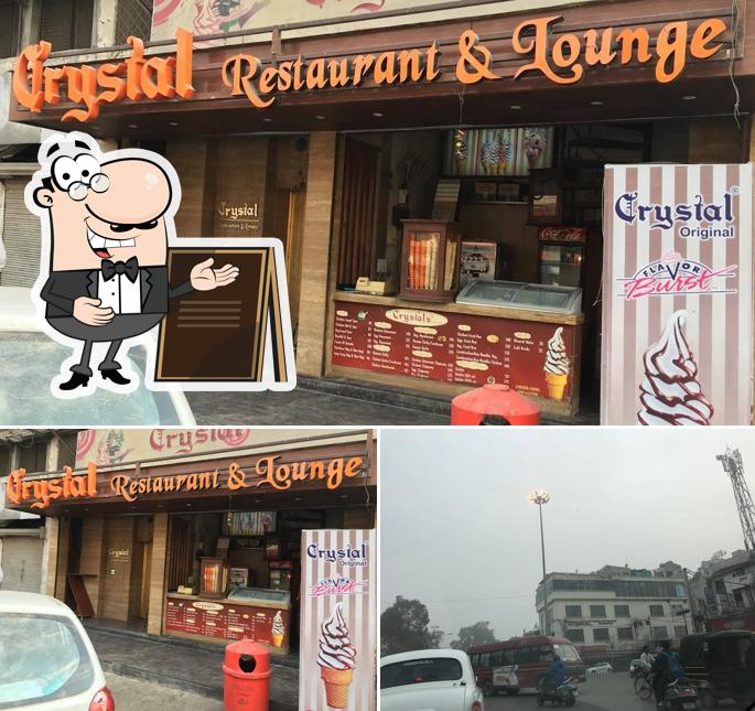 The image of exterior and interior at Crystal Softy Corner