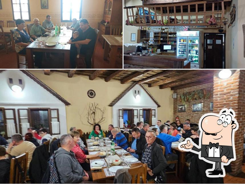 Siediti a un tavolo di Restoran Ambar