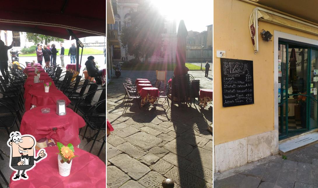 Siediti a un tavolo di Caffè Britannia Pisa