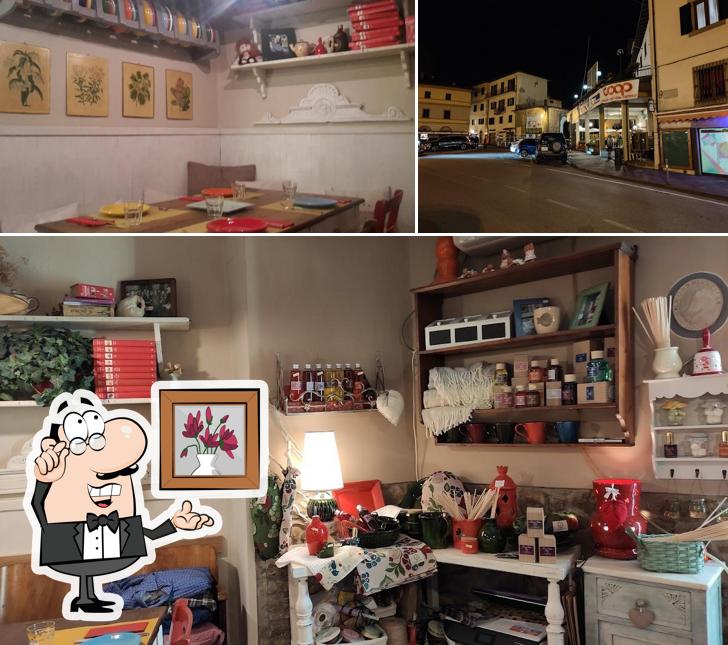La foto della interni e esterno di Caffè La Campana