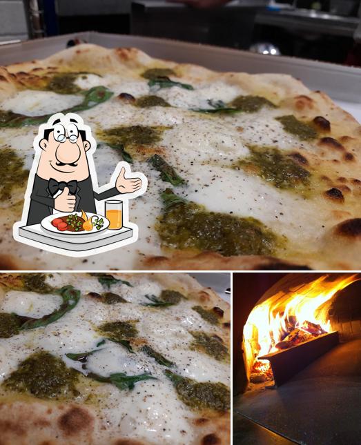 Tra le diverse cose da Pizza38 si possono trovare la cibo e interni