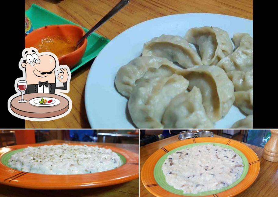 Food at Four Season Cafe