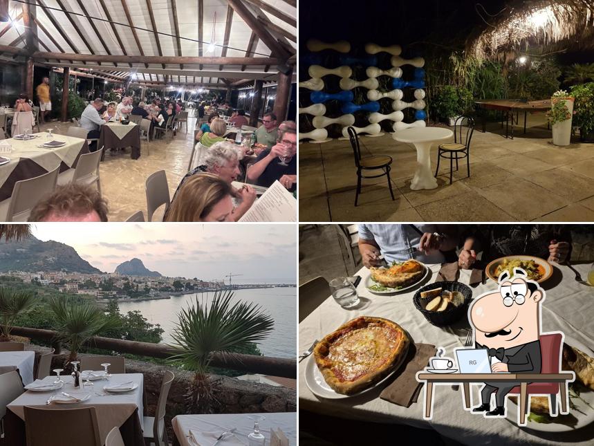 Siediti a un tavolo di Baja dei Fenici