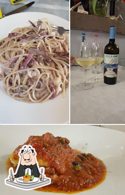 Platti al la spaghetteria