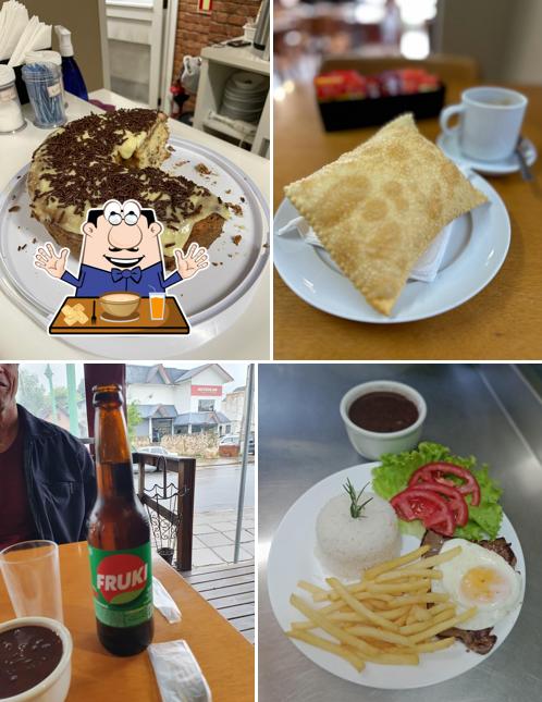 Comida em Café Cremoso