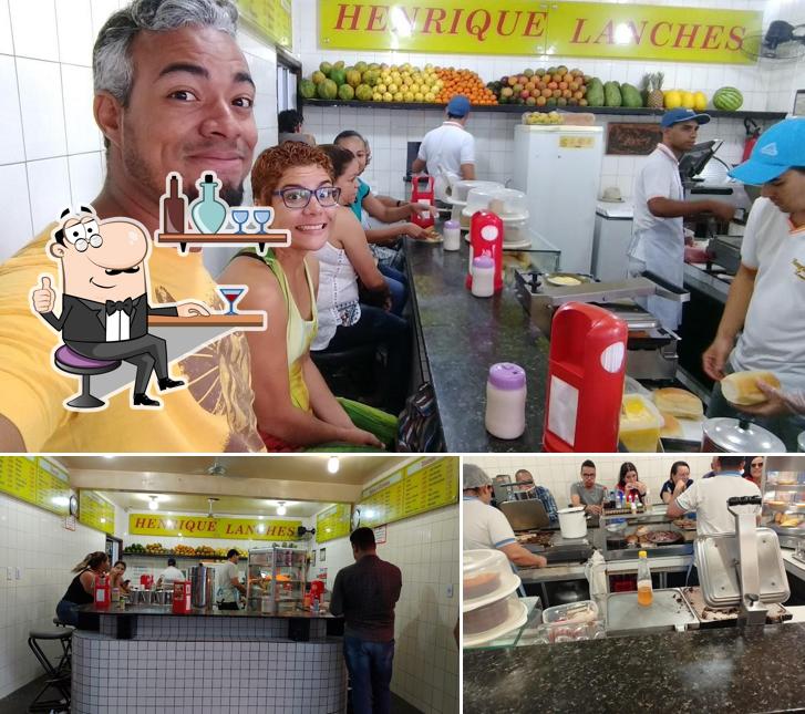 O interior do Henrique Lanches