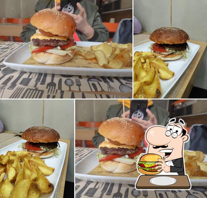 Ordina un hamburger a Pizzburger