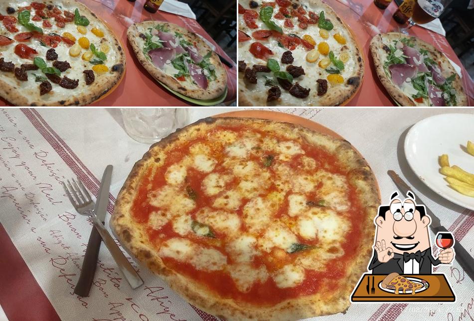 Scegli tra le molte varianti di pizza