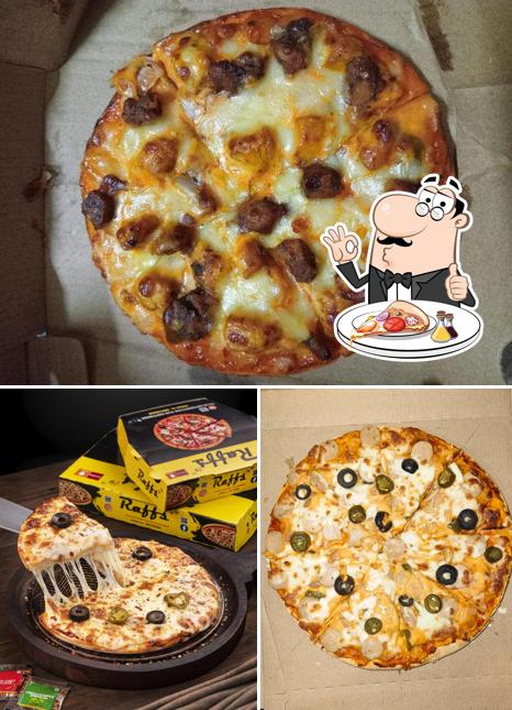 Try out pizza at Raffs F9 Sonarpur