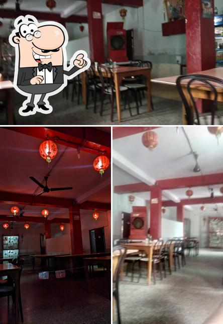 Take a seat at one of the tables at Hong Kong Chinese Restaurant