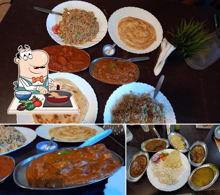 Chicken curry at Bolpur Youth Canteen