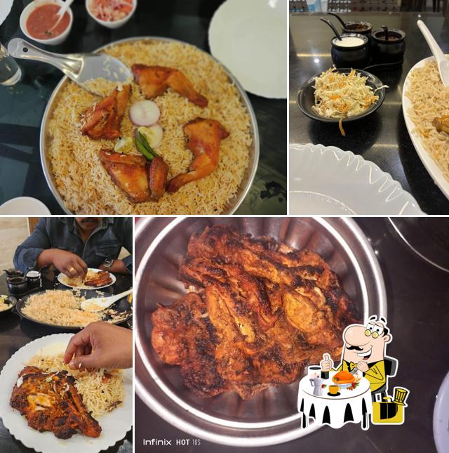 Food at Amani Kuzhi Mandhi