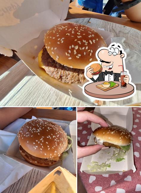 Prenditi un hamburger a Mc Donald's Palermo Calatafimi