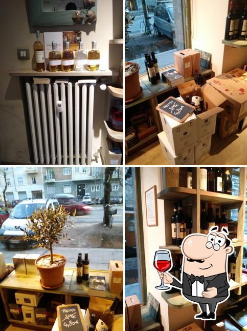È gradevole bersi un bicchiere di vino a Vinologo Belgio - Vini sfusi e Bag in box