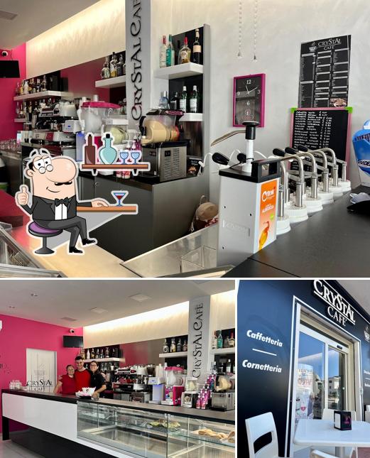 Gli interni di Crystal Cafè