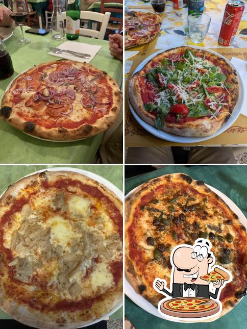 A Circolo di Muceno, puoi goderti una bella pizza