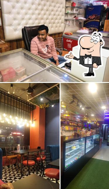Check out how Om Fast Food looks inside