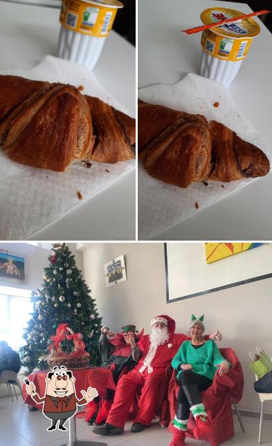 La immagine della cibo e interni di Bar 105