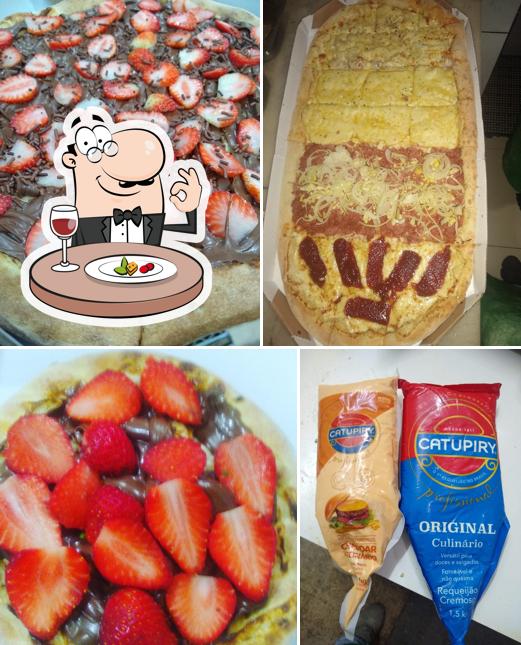 Comida em Pizzaria e Esfharia Farias