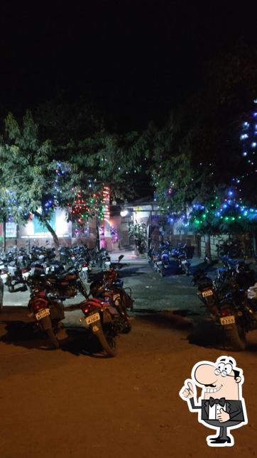 Here's a photo of Hotel Chinar Garden