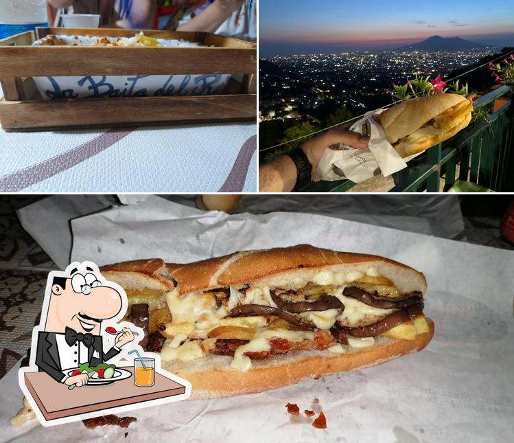 Tra le diverse cose da La Baita del Re si possono trovare la cibo e bevanda