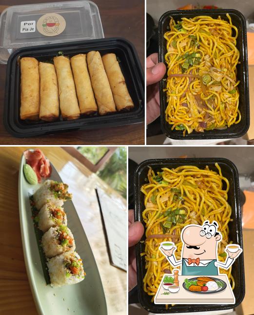 Lo mein at Qwinny's - Live Asian Kitchen (DLF Phase IV)