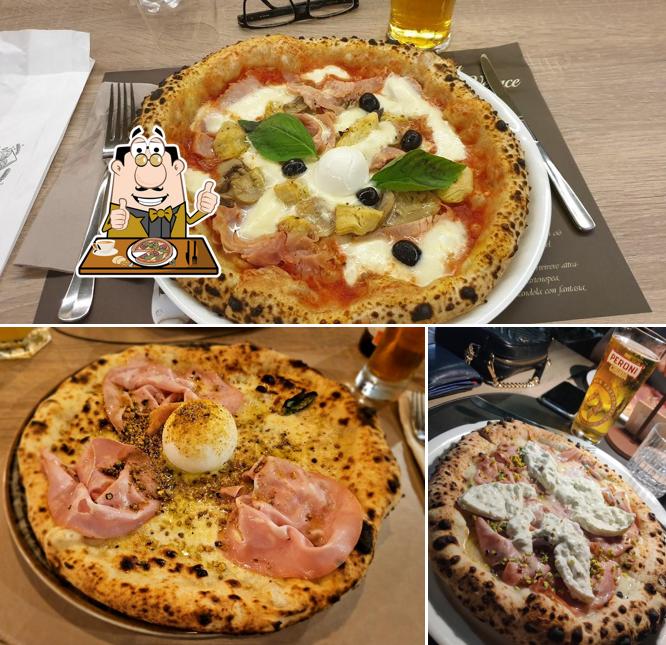 A Ristorante Napoli Centrale, puoi ordinare una bella pizza