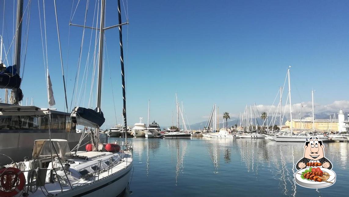 Platti al ristorante Santa Monica