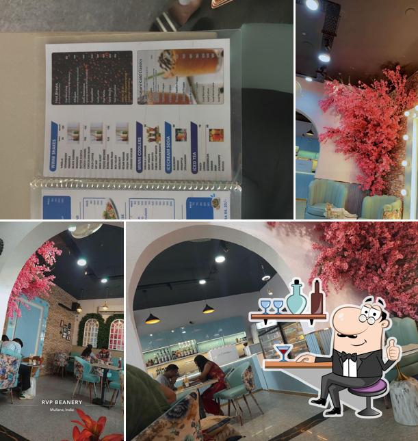Check out how C3:Cake, Cafe' & Crunch looks inside