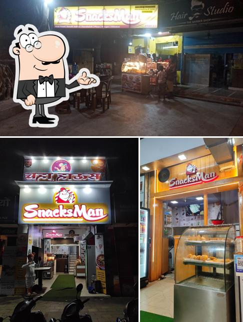 The interior of Snacksman