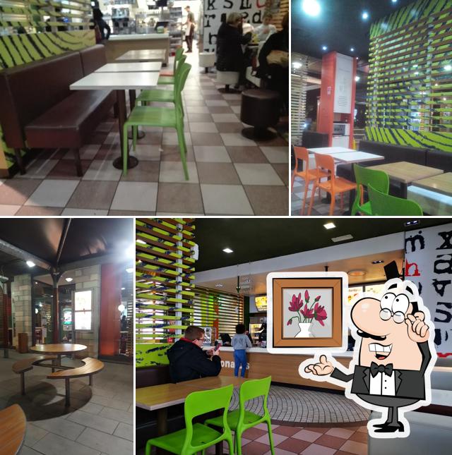 Gli interni di McDonald's Tortona