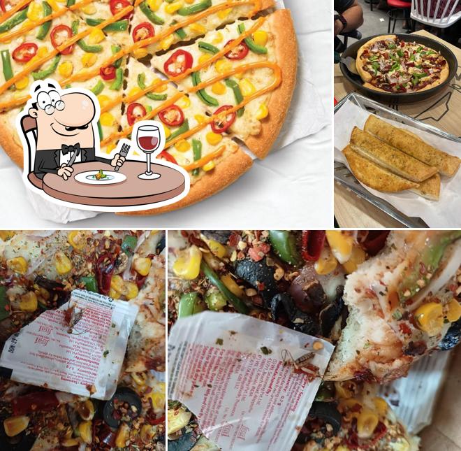 Food at Pizza Hut Savedi, Ahmednagar