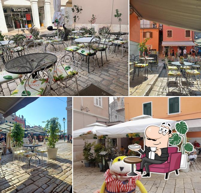 Gli interni di Teatro cafe