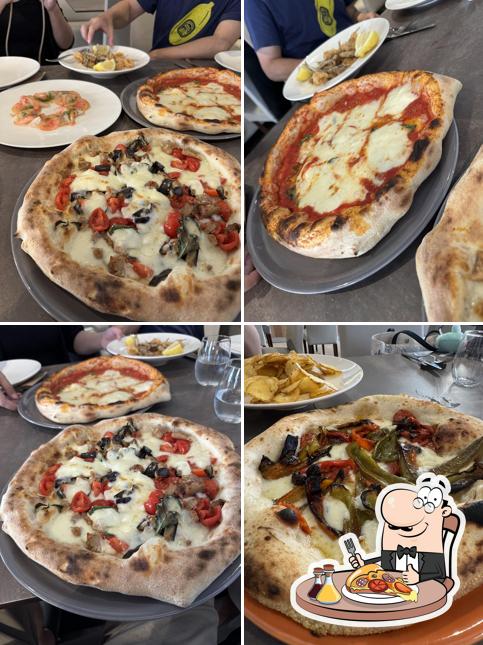 A Trattoria Pizzeria Ieri, Oggi, Domani, puoi goderti una bella pizza