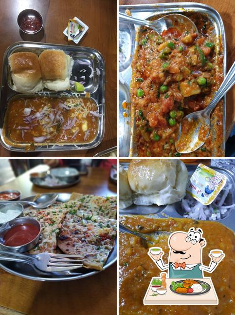 Bhaji at Shree Gurudatta Snacks Corner श्री गुरुदत्त स्नॅक्स कॉर्नर