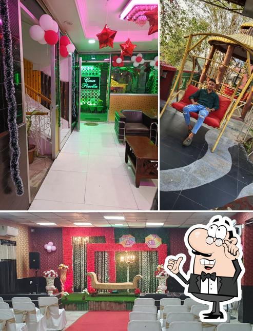 Take a seat at one of the tables at Casa Picolla