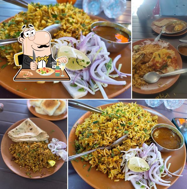 Pad thai at Famous Anda Bhurji