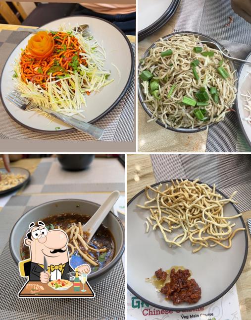 Pad thai at Great Wall Chinese Cuisine