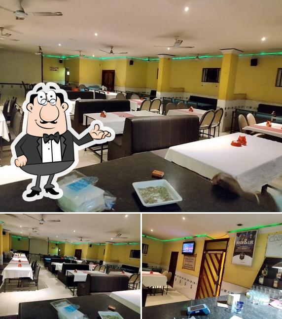 Check out how Sai`s WhiteHouse Bar looks inside
