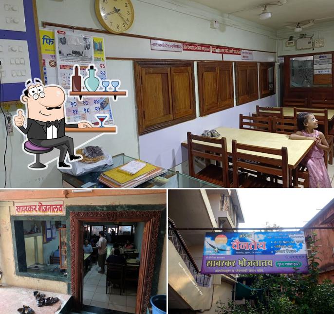 The interior of Savarkar Bhojanalay