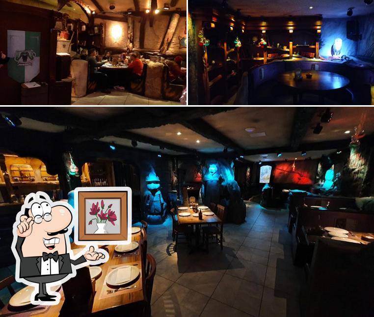 Veja imagens do interior do Hector Pizzaria Temática