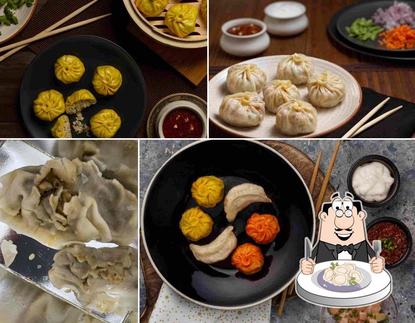 Dumplings at Zomoz - The Momo Company