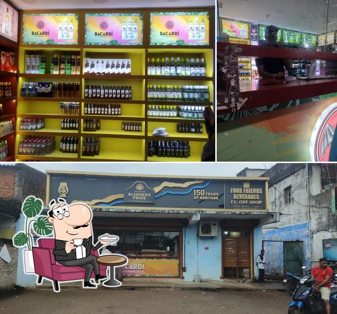 Four Friends F.L OFF SHOP