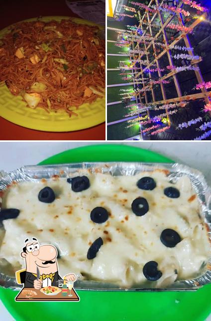 Pad thai at Smart Pizza Point
