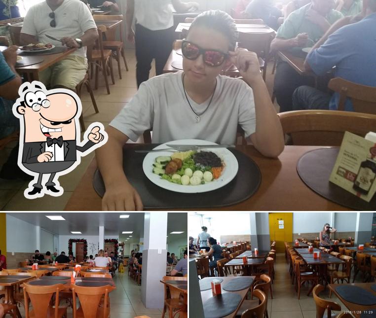 O interior do Restaurante Come Come