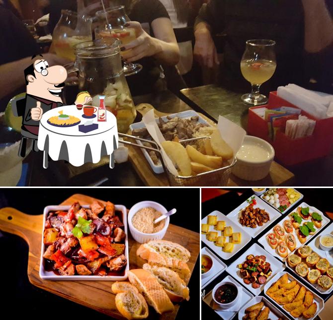Prato de queijo em London Music Pub
