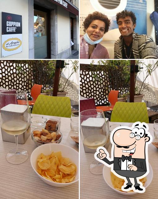 Siediti a un tavolo di All'Angolo Udine