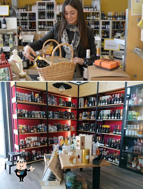 Goditi un drink a Acqua e Vino Acque Minerali, Beverage, Enoteca