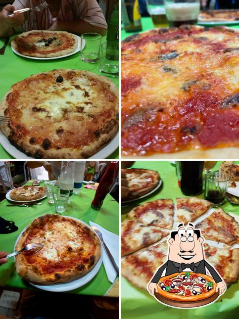 Prenditi una pizza a Alla Posta Pizzeria Forno a Legna